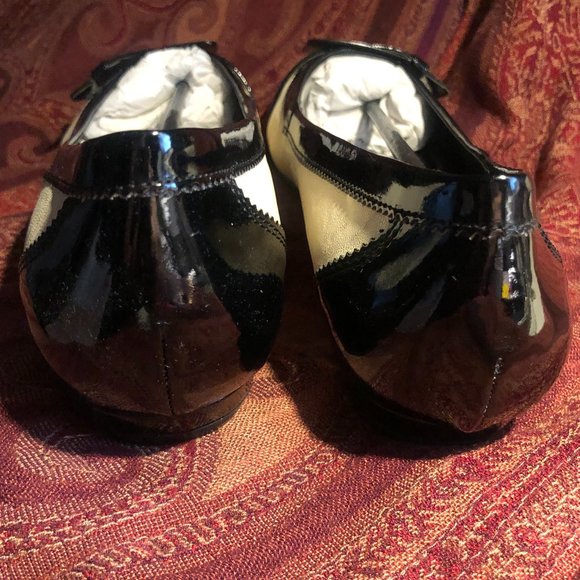 NEW IN BOX: SHOEBOX NEW YORK FLATS - Picture 4 of 10